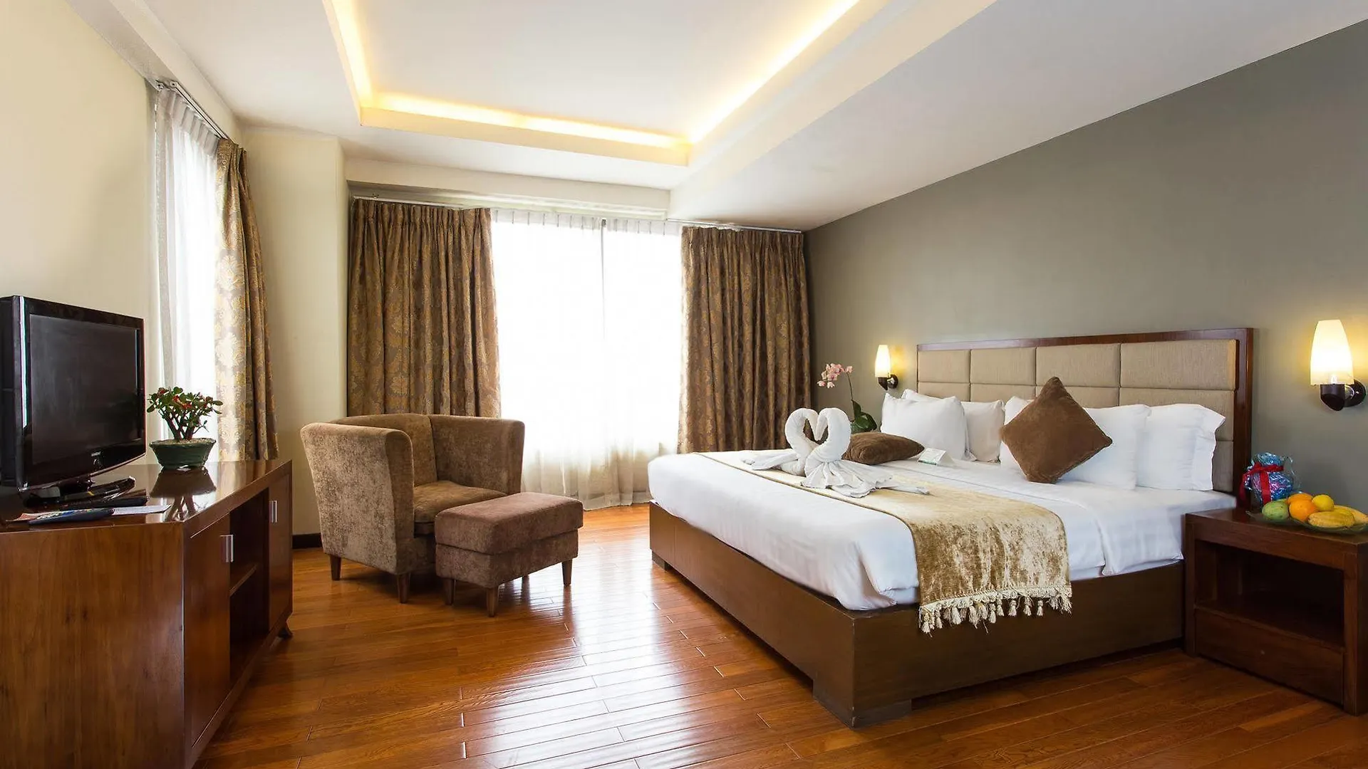 Armada Hotel Manila 4*,